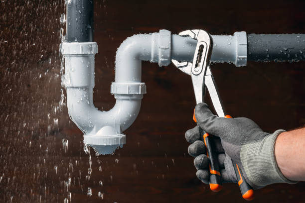 Professional Plumbing technician working in Newark, TX